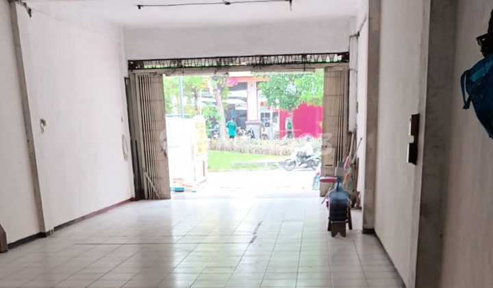 2-Storey Shophouse in West Surabaya, Manukan Tama. 2