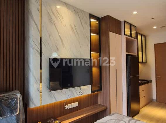 For Rent: Modern Furnished Studio Apartment (24 sqm) at The Newton 2, Ciputra World 2 – Prime Kuningan Location, South Jakarta.