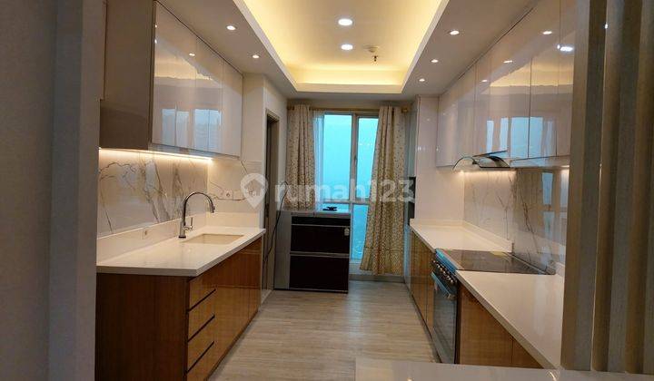 Rent a Fully Furnished 4-Bedroom, 4-Bathroom Penthouse at Gandaria Heights, South Jakarta's Finest. 1