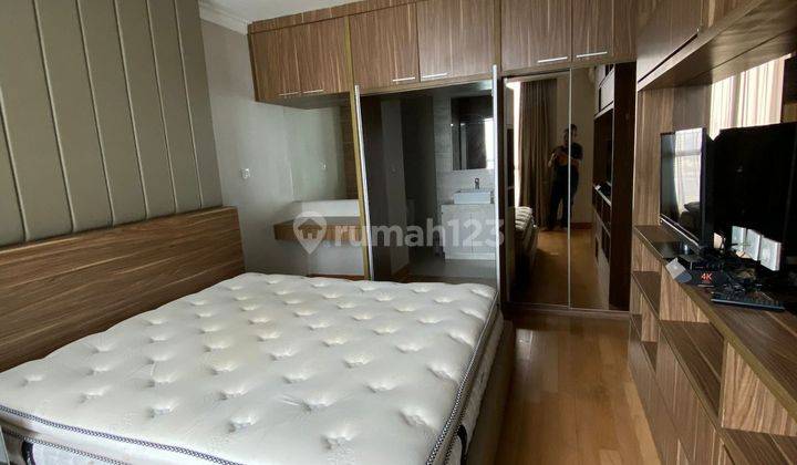 Own Your Dream Home, Fully Furnished 1-Bedroom Apartment for Sale at Residence 8 Senopati, Move In Ready. 1