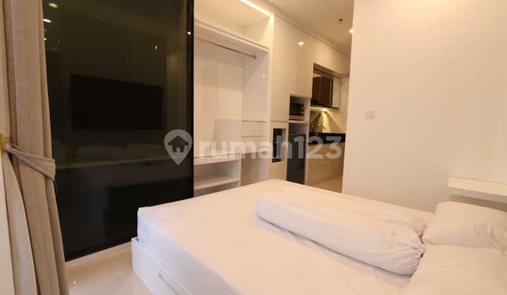 For Rent: Stylish Furnished Studio (24 sqm) Apartment at The Newton 1, Ciputra World 2 – Prime Kuningan, South Jakarta 2