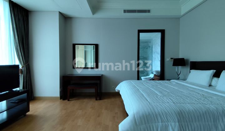 For Rent: Spacious 3-Bedroom Unit (158 sqm) at The Peak Sudirman - Exclusive Setiabudi Area, Near MRT, LRT & Public Transit. 2