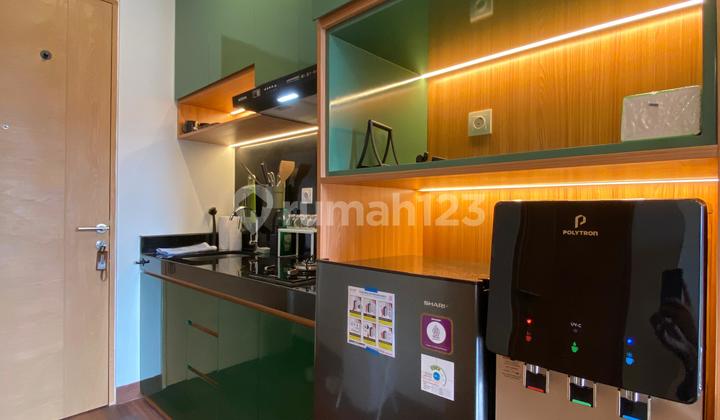 For Rent: Contemporary Furnished Studio Apartment (24 sqm) at The Newton 2, Ciputra World 2 – Prestigious Kuningan, South Jakarta. 1