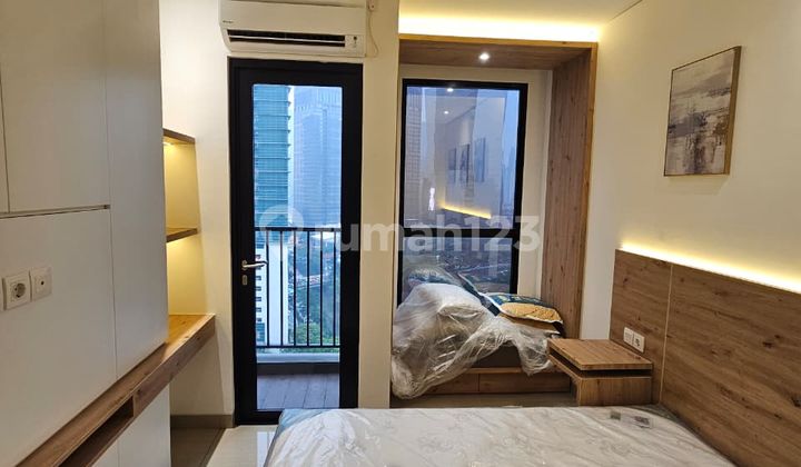 For Rent: Modern Furnished Studio Apartment (24 sqm) at The Newton 1, Ciputra World 2 – Prestigious Kuningan Location, South Jakarta.