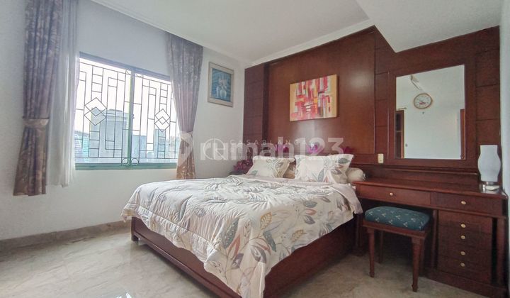 Experience Refined Living – Rent a Spacious 3-Bedroom Apartment (107 sqm) at Ambassador Apartment Tower 1, Kuningan, South Jakarta. 2