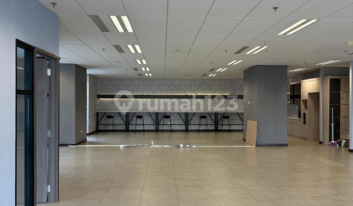 For Lease: Spacious 350 sqm Unfurnished Office Space at Tokopedia Tower, Ciputra World 2 – Prestigious Kuningan, South Jakarta. For Lease: Spacious 350 sqm Unfurnished Office Space at Tokopedia Tower, Ciputra World 2 – Prestigious Kuningan, South Jakarta.