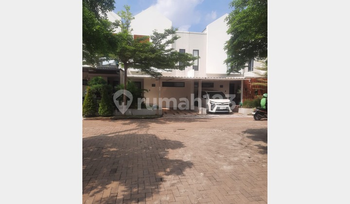 Strategic Luxury Home in Garden Candi At Sawangan Depok - State Auction Asset Sold Below Market Price! 2