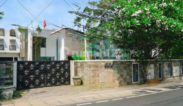 Dijual Rumah Mewah Area Kemang-Lingkungan Elite & Strategis