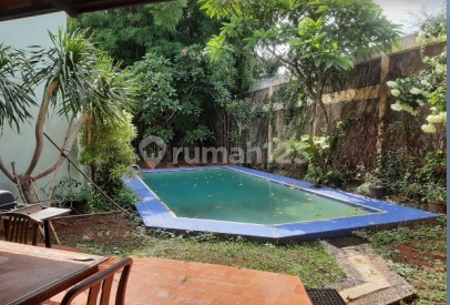 RUMAH ISTIMEWA LT 735 M² DI JAYA MANDALA V, MENTENG DALAM - TEBET 