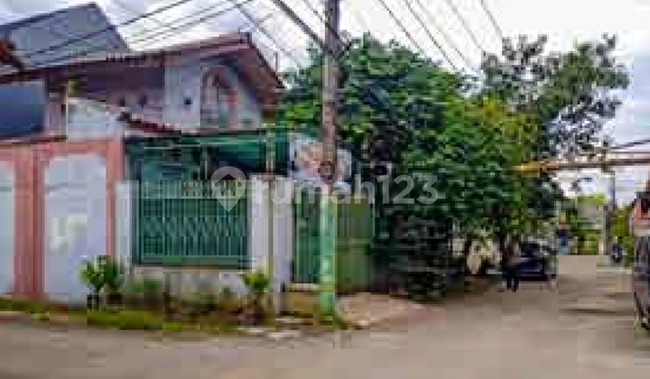 Cheap Auction Sale! Strategic House in Taman Depok Permai 2