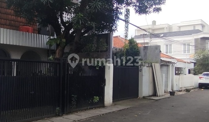 Rumah 2 lantai di Gandaria, Jakarta Selatan. JUAL CEPAT di Bawah Harga Pasar