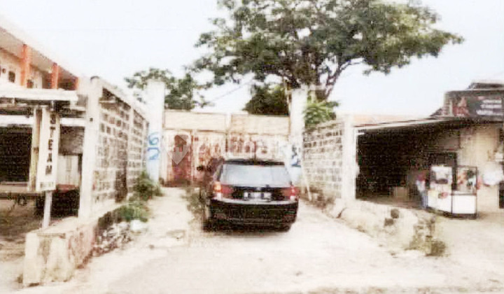 4 plots of land with a total area of 4858 m2 including buildings in Depok City.