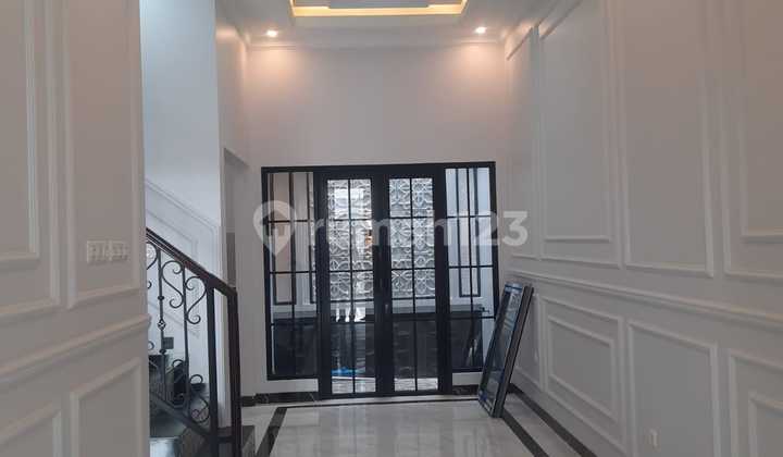 Rumah Mewah model Classic Eropa di Depok 2