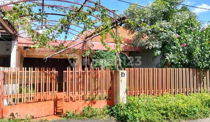 POSISI EMAS! Dijual Rumah dan Tanah HOOK di Ulujami Raya, Cocok untuk KOMERSIAL! 2