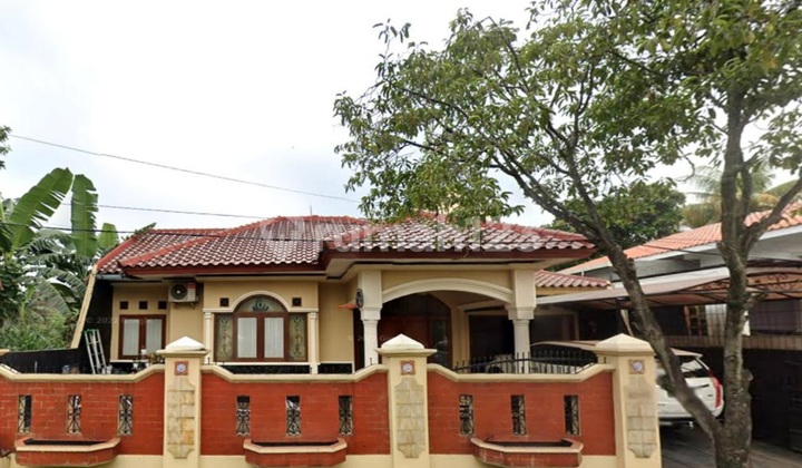 Dijual Rumah Luas 294 M² Harga Miring di Depok!