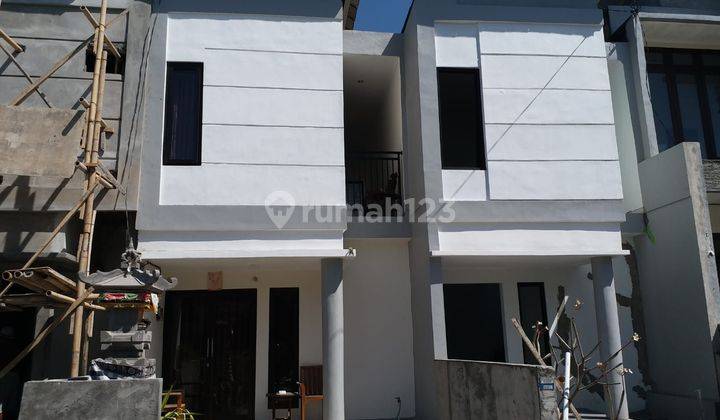 Rumah 2 lantai minimalis modern  2