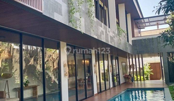 For rent modern style villa at Berawa Canggu  2