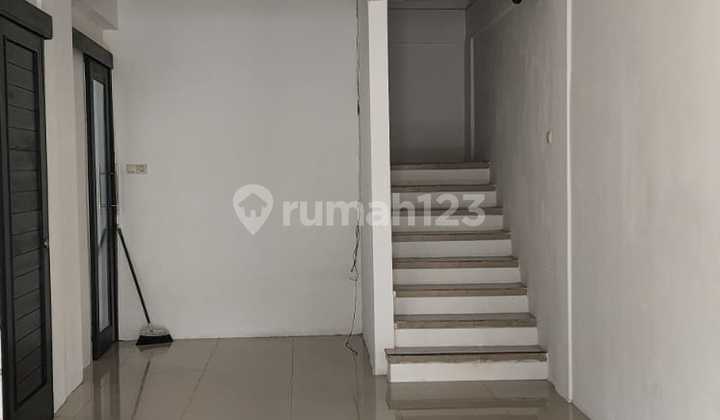 For Sale 3-Story Ready-to-Live House in Canggu North Kuta 2