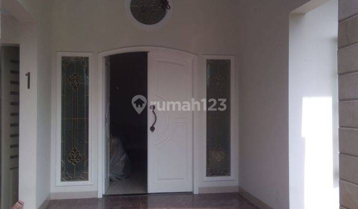 Rumah 2 lantai di sewakan di jalan hang lekir sudah furnished 1