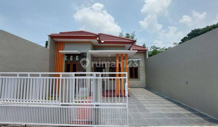 Rumah Cantik Modern Siap Huni Akses Paling Mudah Di Jakal 1