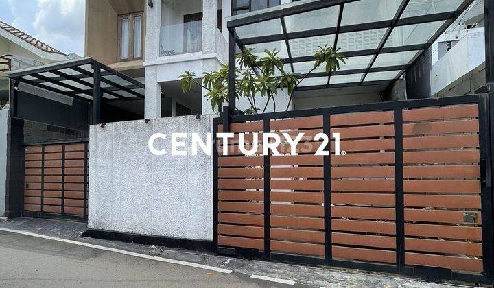 RUMAH CANTIK MINIMALIS LOKASI NYAMAN DI KRAMATJATI 1