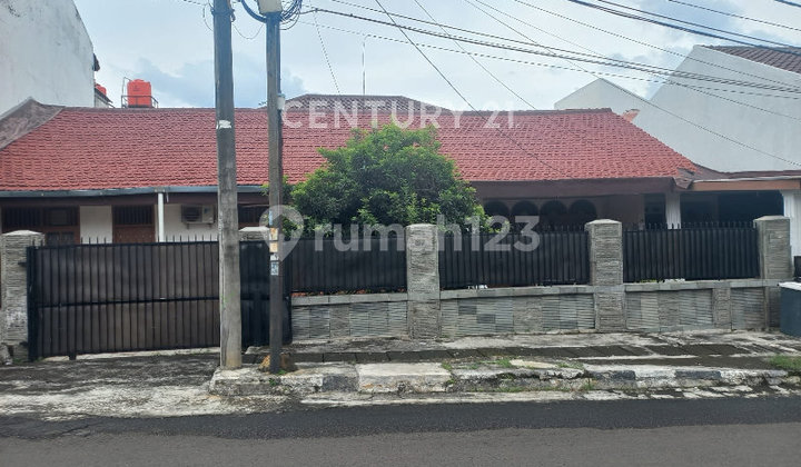 Rumah Lama Tanah Luas Jalan Lebar di Pondok Labu Cilandak Jaksel