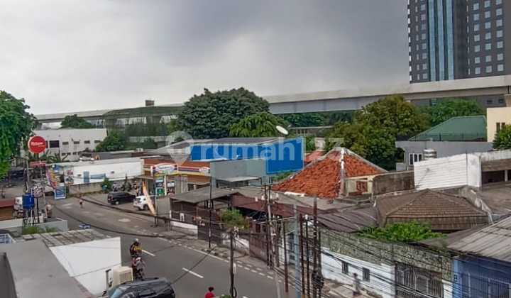 Strategic 3-Storey Shop House in Utan Kayu Raya, East Jakarta Strategic 3-Storey Shop House in Utan Kayu Raya, East Jakarta