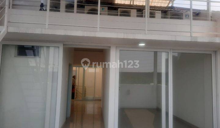 Dijual Rumah Modern 4Lt. di Kelapa Lilin, Kelapa Gading Jakarta Utara 1