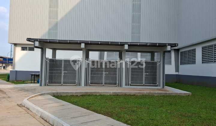 For Rent Warehouse Building in MM2100 Industrial Area