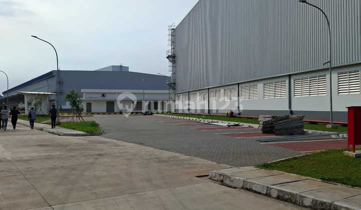 For Rent Warehouse Building in MM2100 Industrial Area