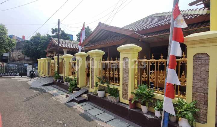 Harga Terbaik! Rumah Terawat di Johar Baru Negotiable Harga Terbaik! Rumah Terawat di Johar Baru Negotiable