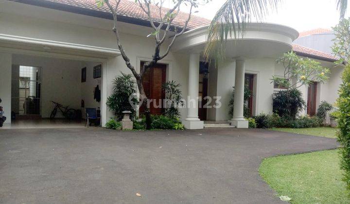 Disewakan Rumah Bagus di Kemang Jakarta Selatan  1