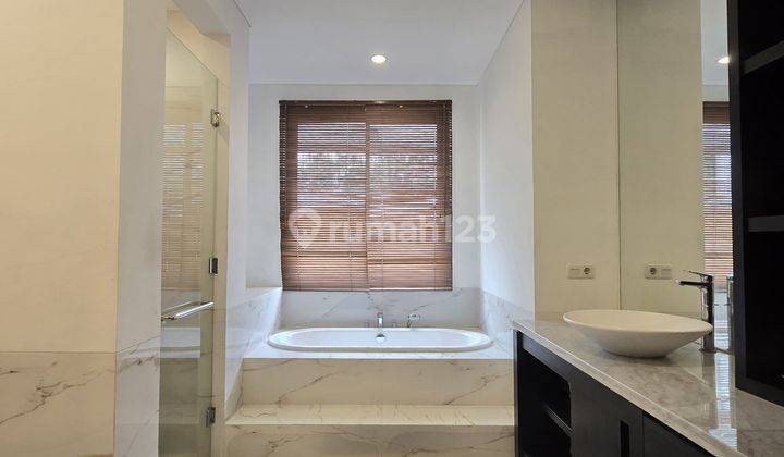 RUMAH MODERN TROPICAL TURUN HARGA DI KEMANG  2