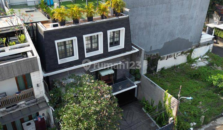 Rumah Bergaya American Classic + Rooftop Di Kebayoran Baru  2