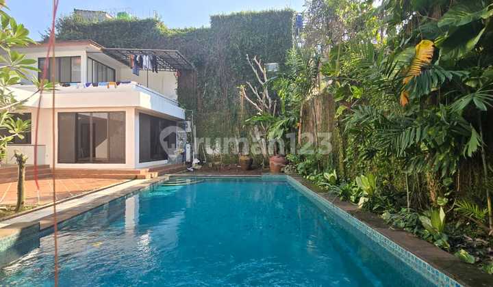 Ready-to-Occupy House in Pejaten Barat, South Jakarta Ready-to-Occupy House in Pejaten Barat, South Jakarta