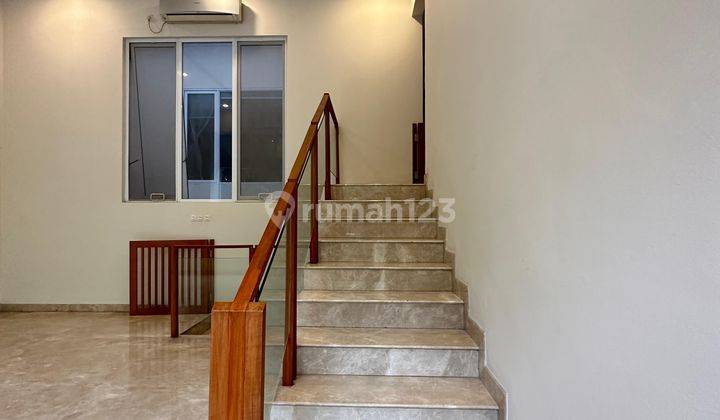 RUMAH MEWAH DI KEBAYORAN BARU, JAKARTA SELATAN  2