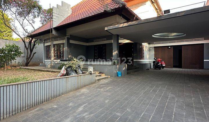 FOR RENT CLASSIC HOUSE MENTENG NEGOTIABLE  1