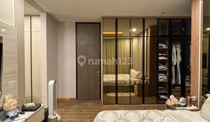 Rumah Secondary Fully Furnished Dalam Exclusive Townhouse Berlokasi Strategis di Andara 2