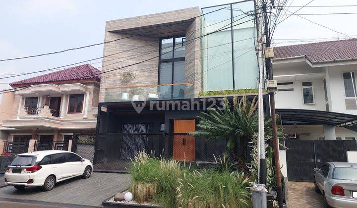 Rumah 3,5 Lantai Hadap Timur di Pondok Indah 1