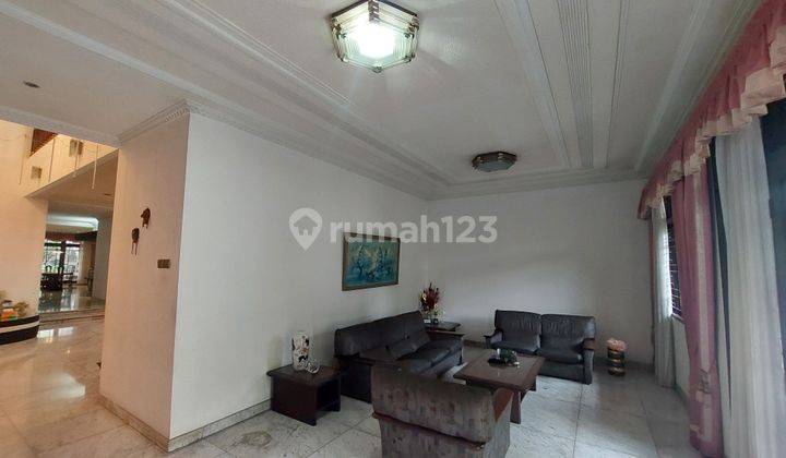 Rumah 2 Lantai Asri Siap Huni di Menteng 2