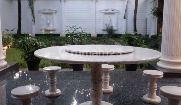 rumah bagus sudah shm area menteng jakpus  2