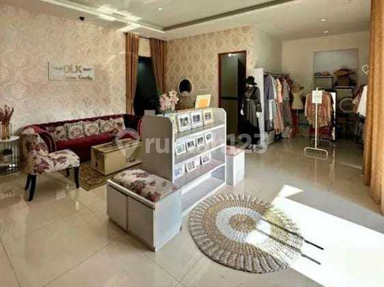 Rumah Tempat Tinggal Dan Usaha di Jalan Utama 