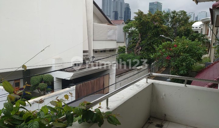 Rumah Siap Hunia Area Tenang Di Jakarta  2