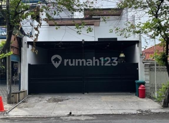 Dijual / Disewakan Rumah 2 Lantai Jalan Raya Manyar Surabaya 