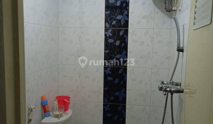 kamar mandi dijual rumah 2 lantai griya