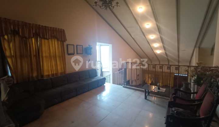 QUICK SALE Classic 2-Story House in Dharmahusada Indah 2