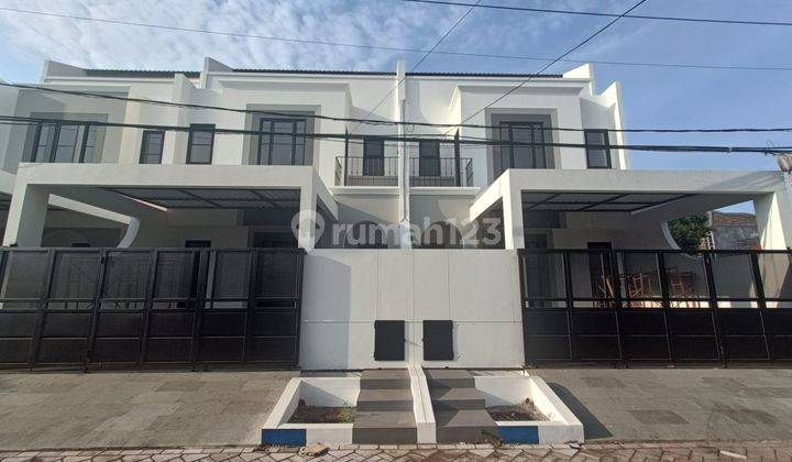 New Gress Rumah Cakep 3 Lantai 2 Unit Palem Selatan Pondok Tjandra 1