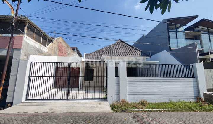 DISEWAKAN RUMAH SURABAYA TIMUR - Manyar Tirtomoyo DISEWAKAN RUMAH SURABAYA TIMUR - Manyar Tirtomoyo