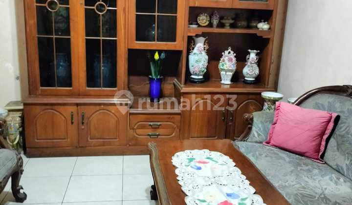 HOUSE FOR SALE, READY TO OCCUPY, MINIMALIST, PETEMON SURABAYA 2