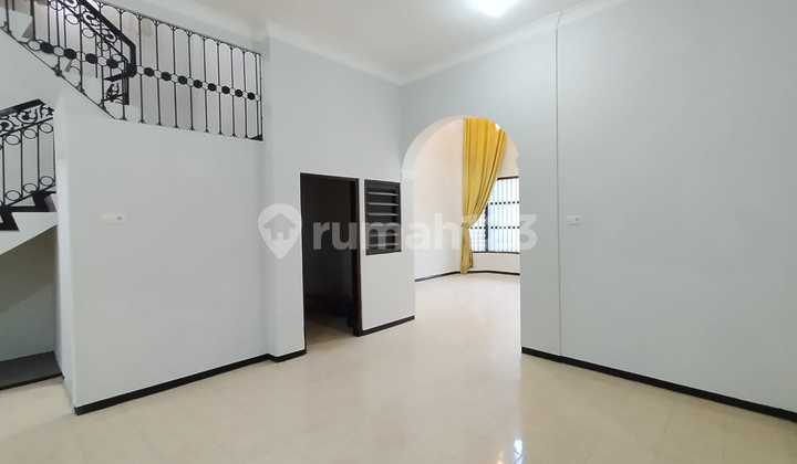 For Sale: 2-Story Move-In Ready House in Ngagel Area, Surabaya 2